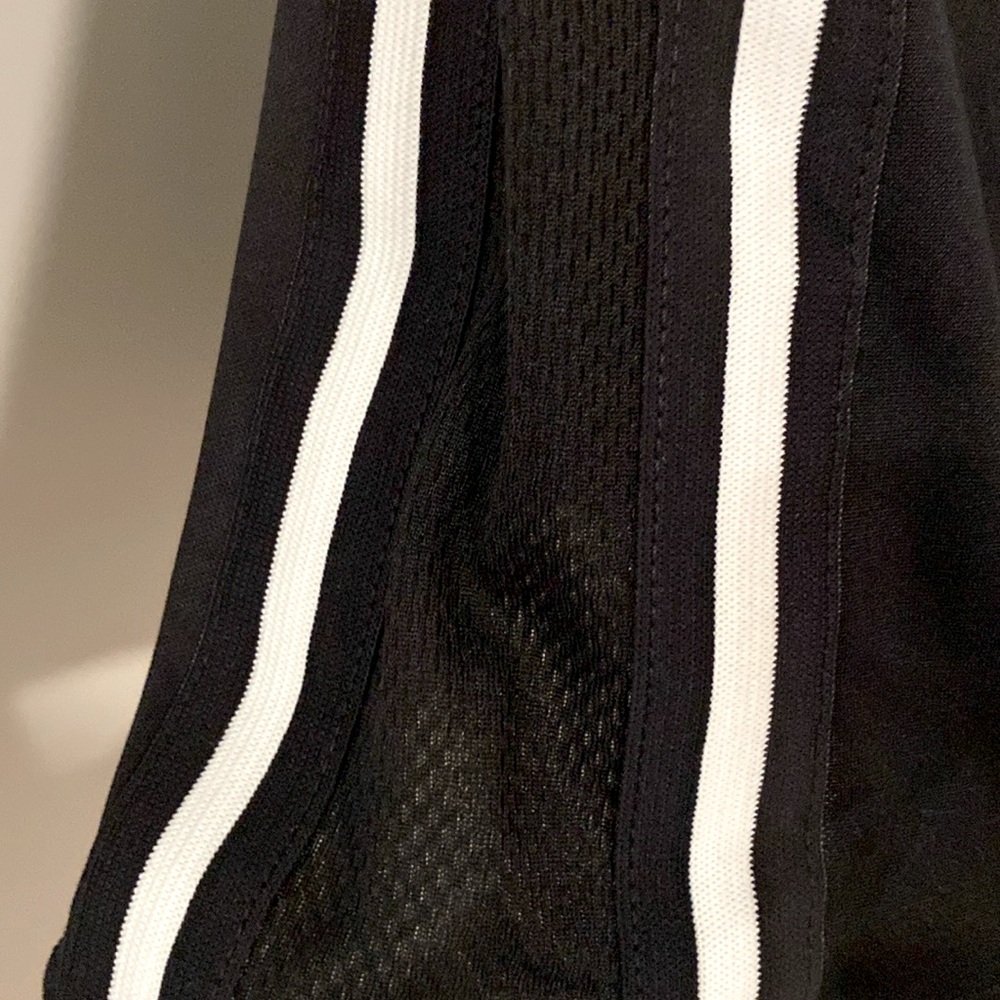 NWT [Nike] Dri-Fit Basketball Performance Sleeveless Jersey Black w/ White - Picture 9 of 9
